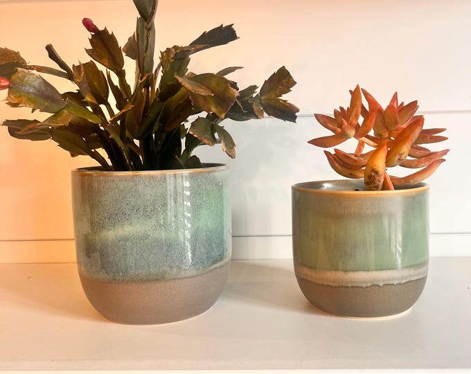 Reactive glaze aqua two toned pot 5"w 4 1/2" H