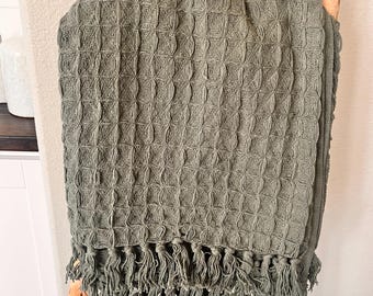 Ultra soft recycled, cotton slub throw blanket green waffle weave with fringe,   60"L x50" W