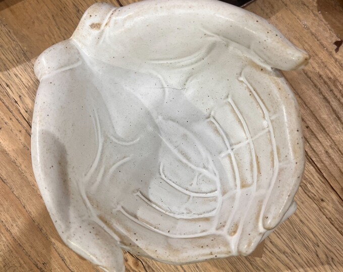 prayer hands Indian cache dish
