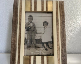 Two toned wood 4 x 6 photo frame with ornate brass detail