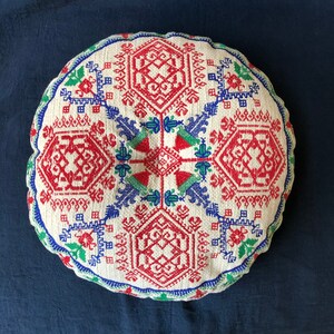 15 round embroidered cotton cushion image 2