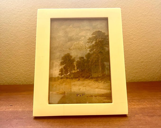 Vintage style white 5x7 frame stand only