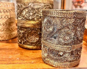 Lace detailed candle holder antique gold finish