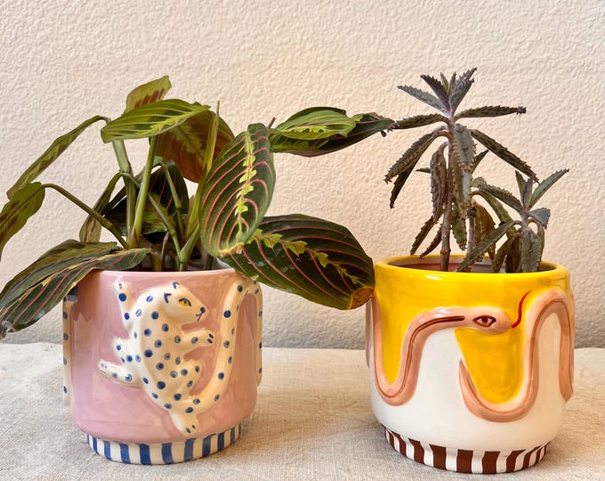 Wild Tails Pot