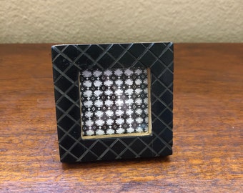 Black 2x2 square frame with diamond pattern