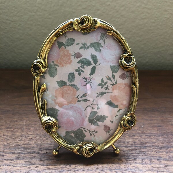 Vintage gold ornate oval 4 1/2 x 3 1/4 inch frame with rose details