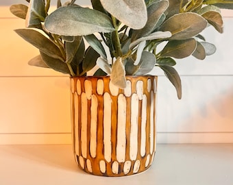 Brown and white planter with striped detail 6.25" x 6.5"