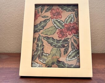 Vintage style white 5x7 frame stand only