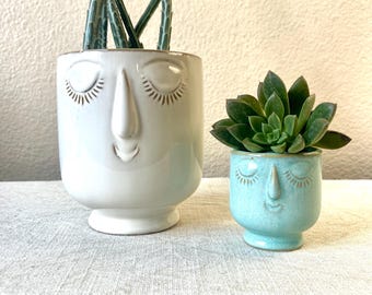Friendly face planter