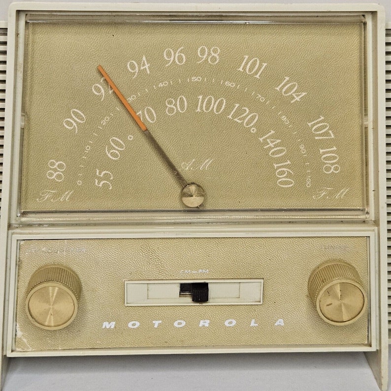 Vintage Motorola AM FM Tube Radio Tested Working Beige Almond Model B5 ...
