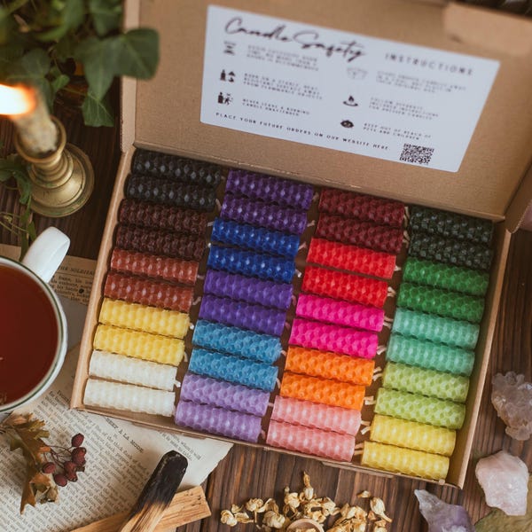 40 bijenwaskaarsen met rituele gids, bezweringskaarten en optionele kandelaars