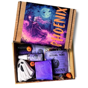 Samhain Event Box – Ritual Altar Candles, Tea, Soap, Bath Bomb & More