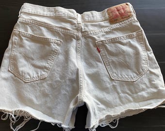 Levis 550 relaxte afgesneden denimshort 34 beige gebroken wit hoge taille onbewerkt