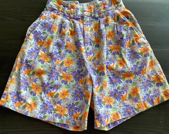 ヴィンテージ90年代ショートパンツ サイズ7 ウエスト25 花柄プリーツ ボヘミアン ハイウエストプリーツ