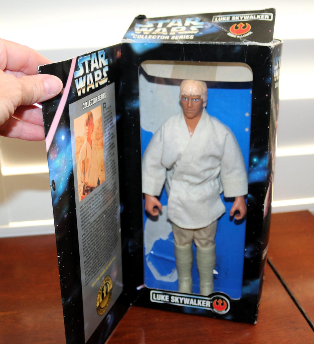 Vintage KENNER 1996 Luke Skywalker Action Figure: Star Wars