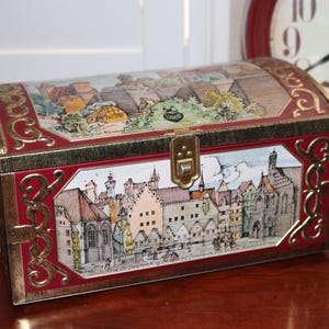 Vintage Schmidt Nurnberg Biscuit Tin: Embossed German Lebkuchen Collectible
