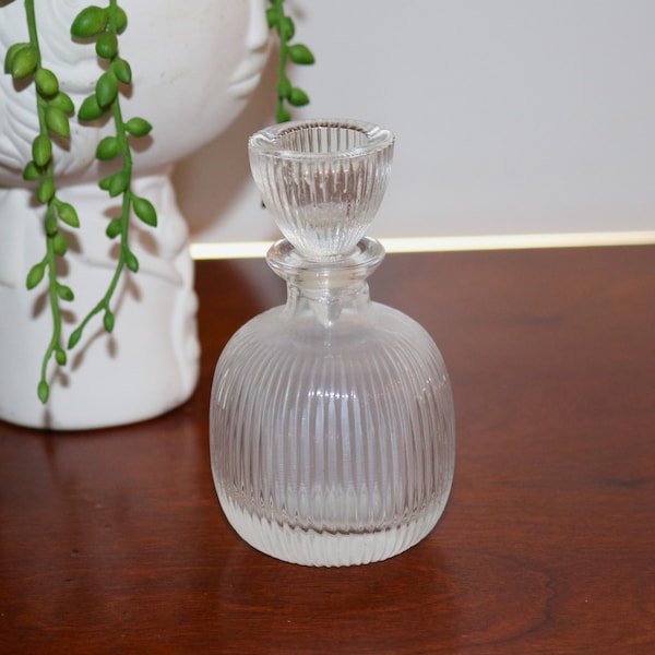 Vintage Oneida Lead Crystal Hand Blown & Cut Round Perfume Bottle #701 3-1/2”