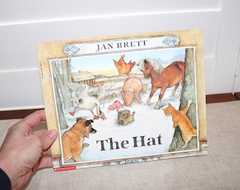 Vintage Jan Brett&#39;s &#39;The Hat&#39; Softcover Book: 1990s Holiday Library