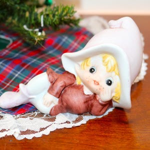 Vintage Homco Pixie Elf Figurine: Hand-Painted Porcelain Decor