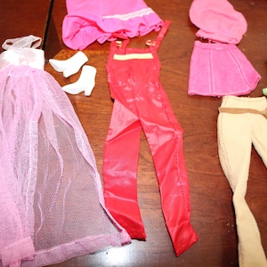 Vintage Barbie Doll Clothing Bundle!  25 Vintage Fashion Pieces - 1960s-70s Branded and Unbranded Clothing and Accessories