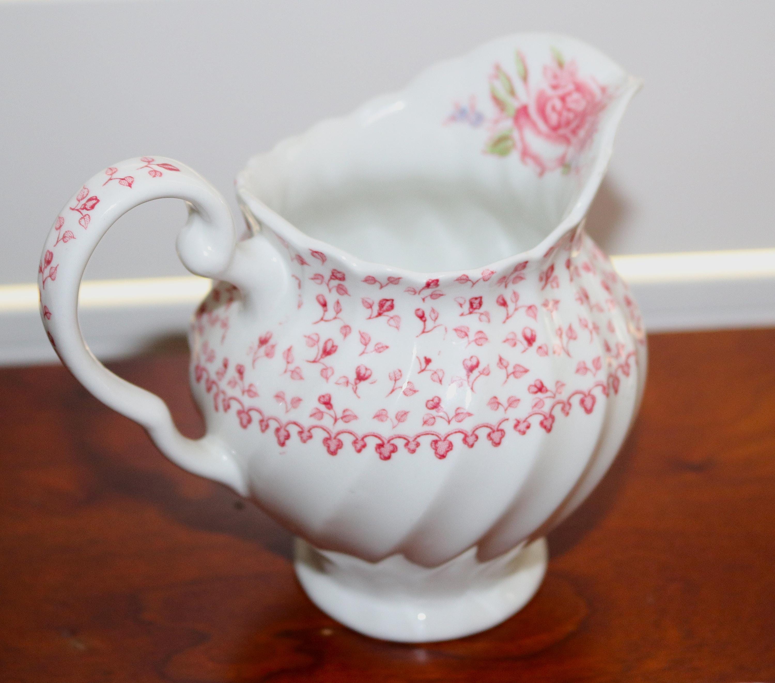 Johnson Bros Rose Bouquet 5個セット Vintage Johnson Brothers Rose Bouquet Dinnerware: Replacement