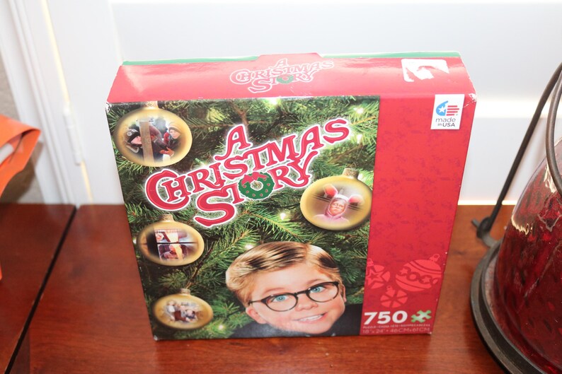 New/sealed Christmas Puzzle Christmas Movie Classic Ceaco, Inc A