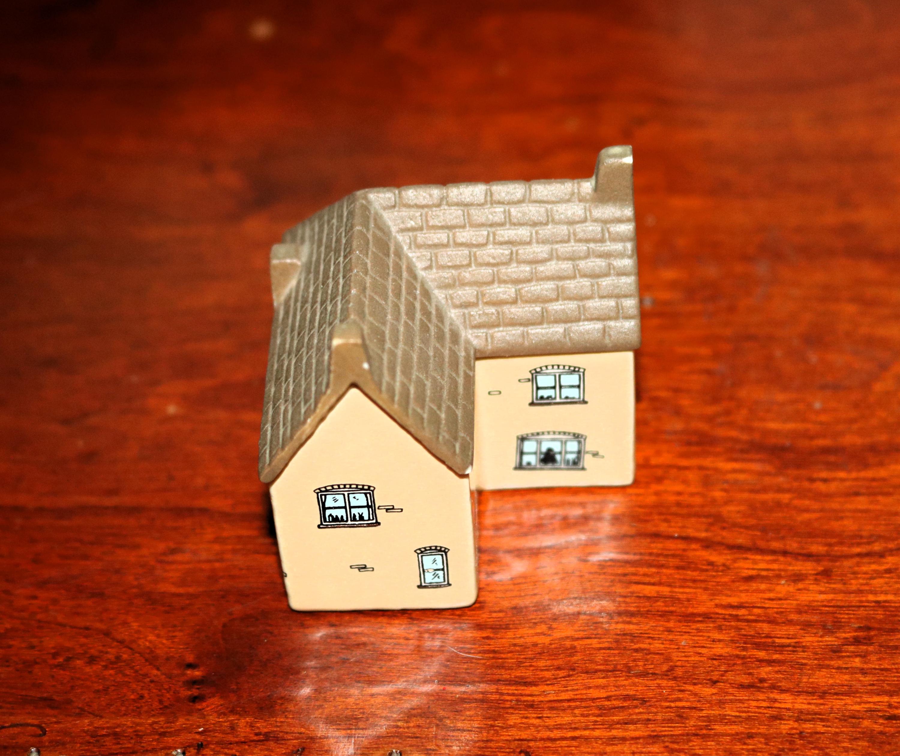 Miniature House! Wade Whimsey on Why Merry Weathers Farm 1982 