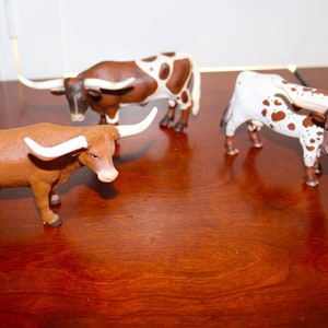Schleich or Safari Limited Hard Plastic Longhorn Bull - Three Variations to Choose From - 2002 - Will Combine Shipping