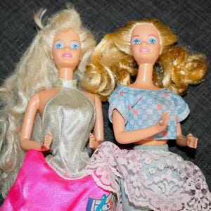 Set of Two Vintage 1980s Barbie Dolls!  Will Combine Shipping