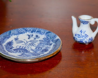 Vintage Blue Willow Child's Porcelain Tea Set Pieces - Incomplete: Tray and Teapot (2 PC)