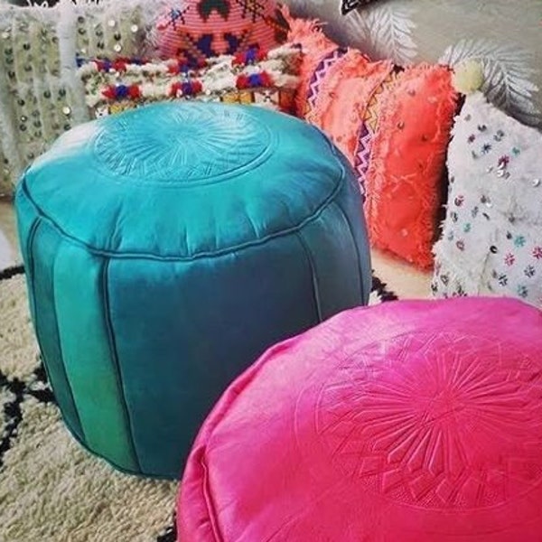 Pouf morocain artisanal en cuir pour décoration intérieur