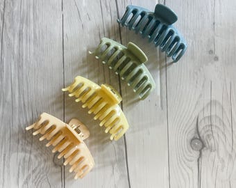 Große glänzende Krallen-Haarspange: Starker Halt, trendige Farben
