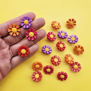 Pack 10x or 15x Flower Buttons - 17mm Shank - 4 Colors to Choose From