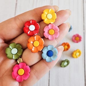 Pack 6x Flower Buttons - 17mm Shank - 7 Colors to Choose From (not available in mixed colors)