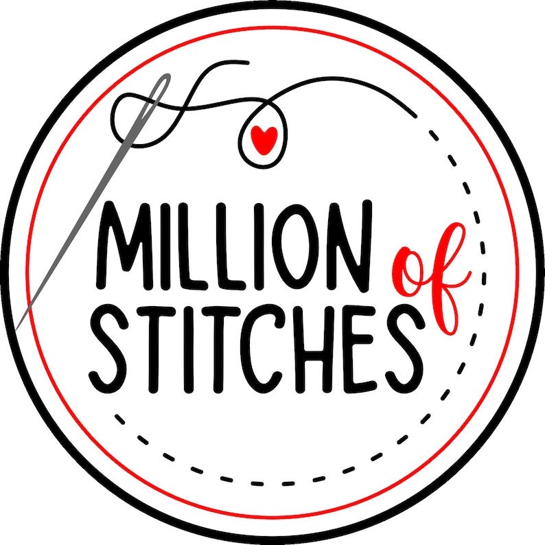 Pode incluir: Um c&iacute;rculo branco com uma borda vermelha e uma linha tracejada preta dentro da borda. O texto "MILLION of STITCHES" est&aacute; em preto. Uma agulha e uma linha cinzas com um cora&ccedil;&atilde;o vermelho est&atilde;o no canto superior esquerdo.