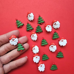 Pack 20x Holiday Collection Buttons - Pack comes with 10 Santa Claus and 10 Christmas Trees - Plastic Buttons