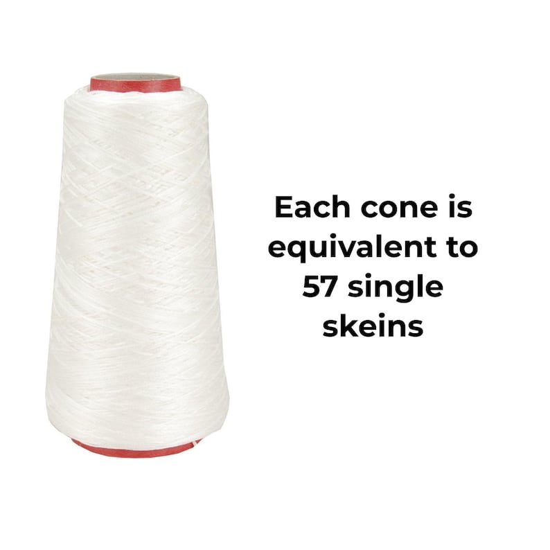Peut inclure: Un c&ocirc;ne de fil blanc avec une &eacute;tiquette rouge. Chaque c&ocirc;ne &eacute;quivaut &agrave; 57 &eacute;cheveaux simples.