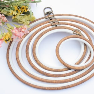 Embroidery Hoop, Oval Horizontal Hoop, Wooden Imitation Hoop, Cross Stitch Hoop, Cross Stitch Frame, Embroidery Display, Plastic Hoop