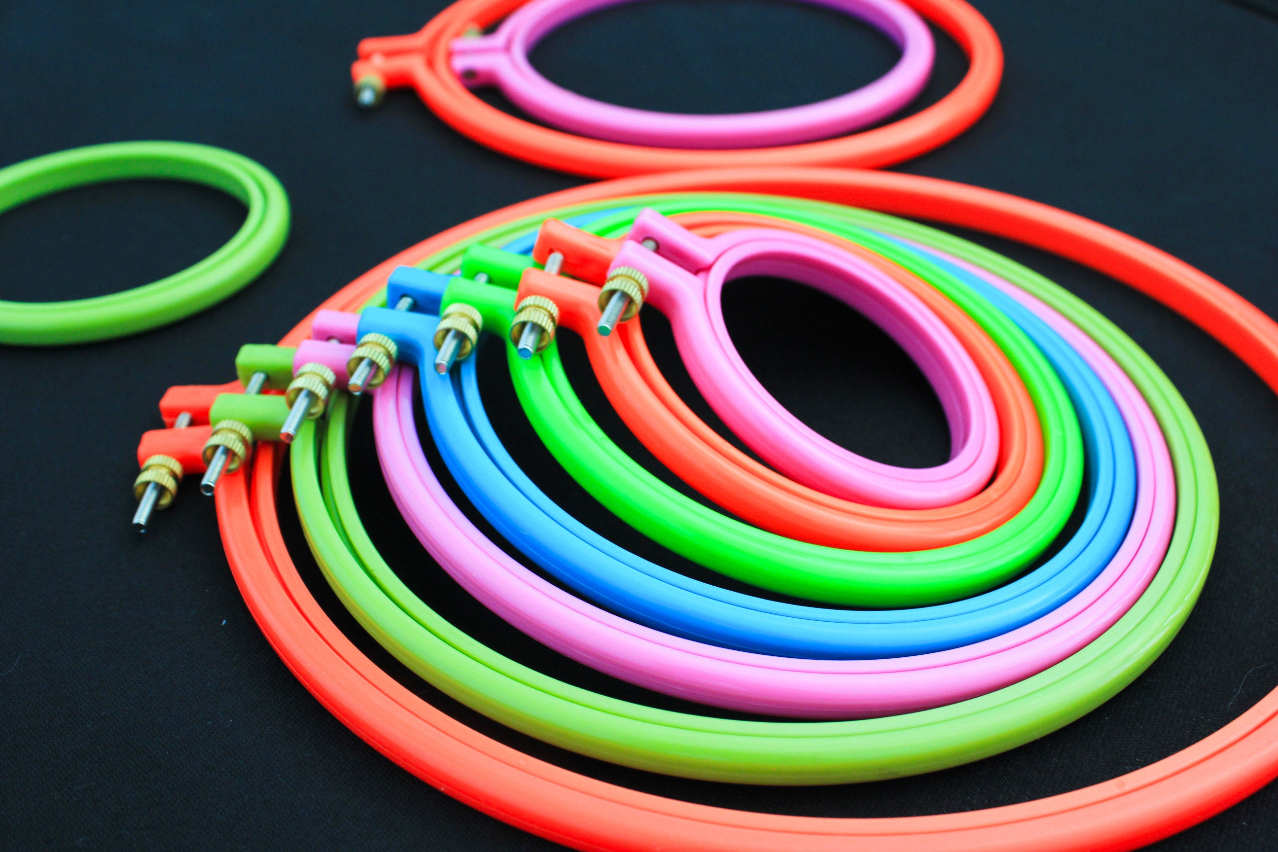 Plastic Embroidery Hoops 4, 6, 8, Tight Grip Pastel Embroidery Hoops, Cross  Stitch Plastic Hoops 