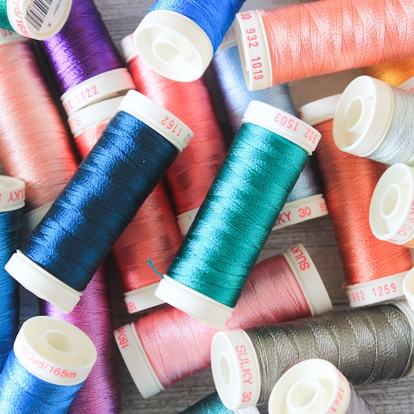 SULKY Rayon Solid 30 Weight Thread 180yd (165m), Gutermann Sulky Rayon, Fil à broder machine, Fil machine brillant, Fil machine à coudre