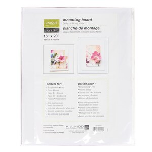 Pu&ograve; includere: Tavoletta di montaggio bianca con il testo "UNIQUE craft" e "mounting board" in nero. La tavoletta misura 40,6 cm per 50,8 cm ed &egrave; priva di acidi. &Egrave; perfetta per lo scrapbooking, gli album fotografici, l'arte tessile, l'arte su carta, i poster e le presentazioni.