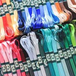 Soie soie satinée DMC 8 m (8,7 yd), soie à broder DMC, fil satiné pour point de croix, fil brillant DMC, fil Dmc, fil pour travaux d'aiguille