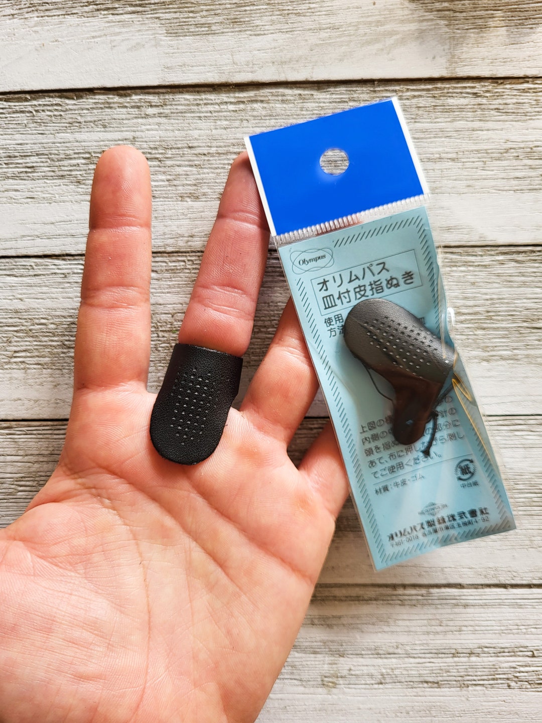 Thimbles and Thimble Cases　指ぬきと指ぬきケース s-l400.jpg