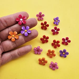 Pack 15x Flower Buttons - 15mm (1.5cm) Shank - Mixed Colors (3 units for each color)