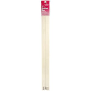 Op de afbeelding: Een pakket met twee 43 cm lange houten spanramen voor canvas schilderen. De latten zijn wit en hebben een gladde afwerking. De verpakking is gelabeld met "17" Stretcher Bars" en "Easy to Assemble".