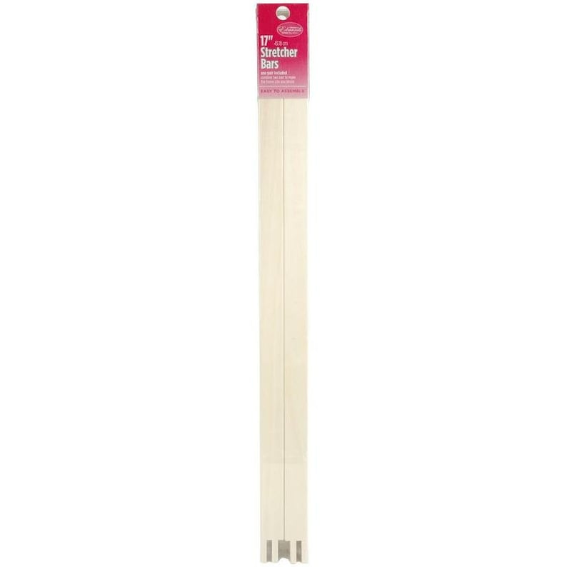 Op de afbeelding: Een pakket met twee 43 cm lange houten spanramen voor canvas schilderen. De latten zijn wit en hebben een gladde afwerking. De verpakking is gelabeld met "17" Stretcher Bars" en "Easy to Assemble".