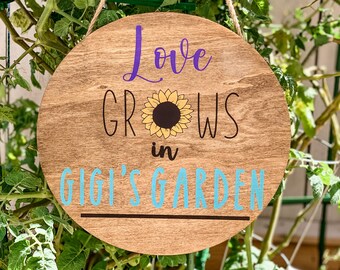 Custom Outdoor Garden Sign/ Grandma's Garden/ Gigi's Garden/ Sunflower Garden Decor/ Personalized Garden Hanger/ Vegetable Garden Decor