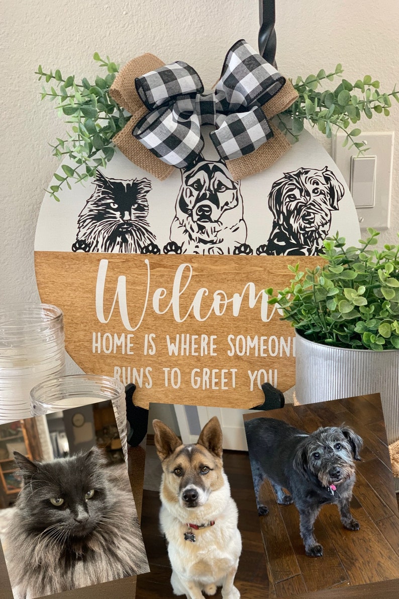 Personalized Peek Pet Portrait Door Hanger from Photo/ Pet Door Decor/ Pet Wreath/ Dog Welcome Plaque/ Pet Owner Gift for Dog Lover/ Dog Mom