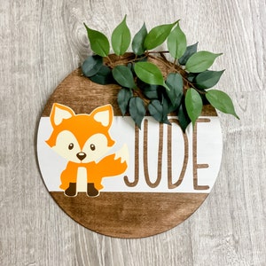Signo de nombre pintado para dormitorio, zorro, bosque, bosque, animal, decoración de puerta personalizada, percha de puerta para niños, personalizado, niños, guardería Forrest