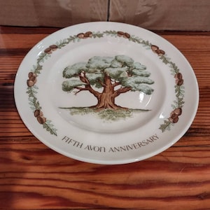 Avon Fifth Anniversary "The Great Oak" Collector's Plate